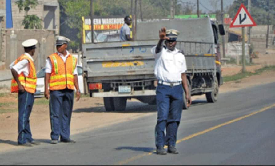 Menos postos de Policiais de transito nas estradas de Moçambique